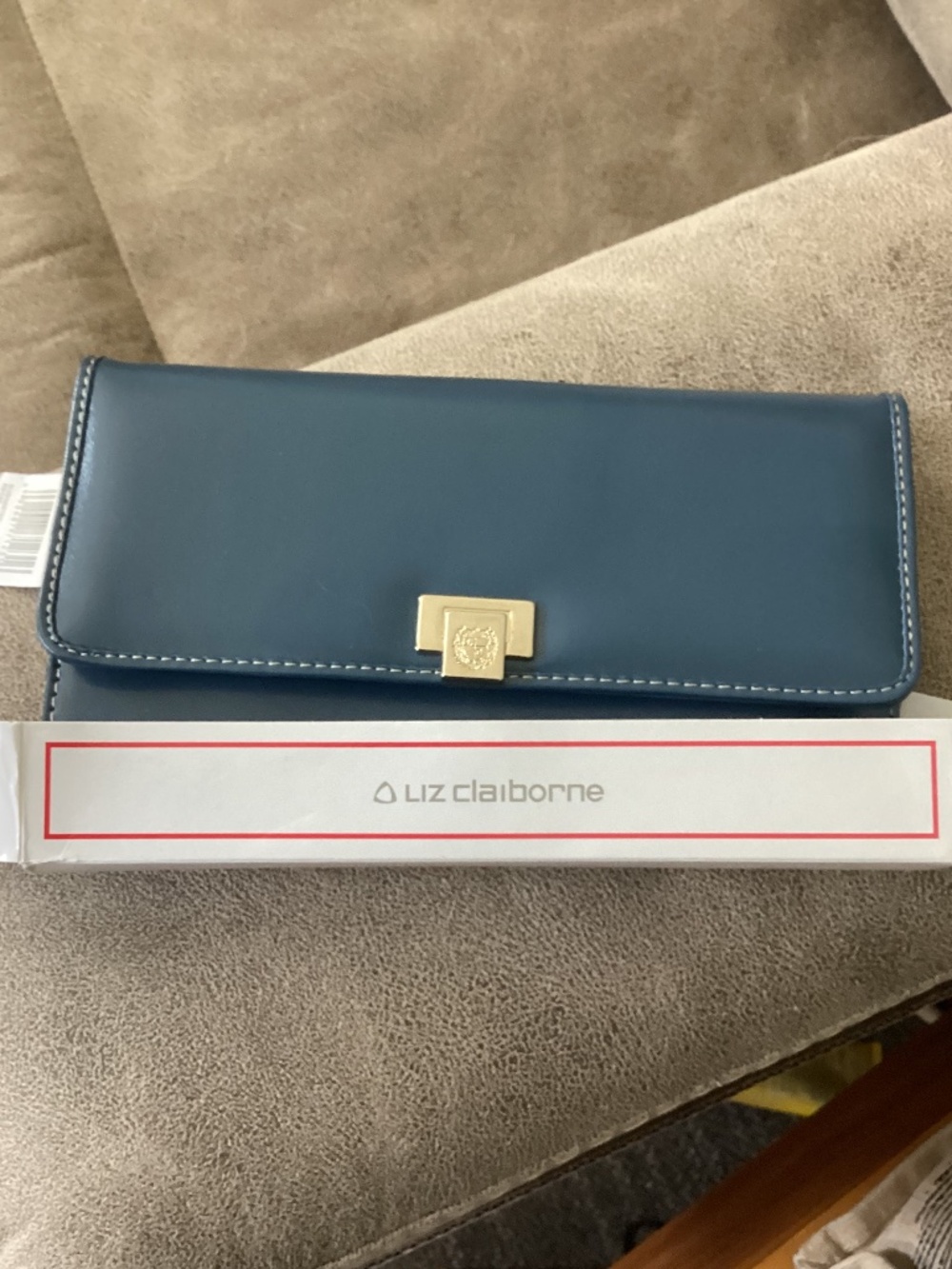 Liz Claiborne trifold turquoise wallet new w tag
